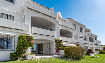 Elegant ground-floor apartment with sea views in Nueva Andalucía, within walking distance of Puerto Banús, Marbella 799780