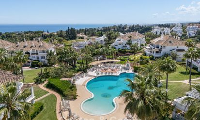 Spacious luxury apartment for sale in a prestigious complex on Marbella’s Golden Mile 801377