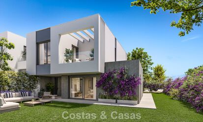 Modern semi-detached villa for sale within walking distance of the beach in Elviria, Marbella 801846