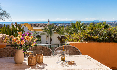 Fully renovated apartment with panoramic sea views for sale in the golf valley of Nueva Andalucía, Marbella 806162
