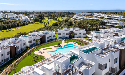 Brand-new, spacious, luxury, duplex penthouse with private pool and sea views for sale on the golf course in East Marbella 806344